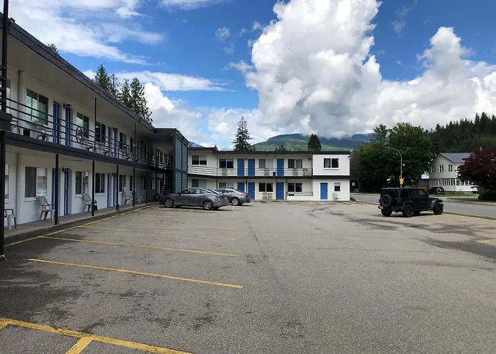 Revelstoke Lodge