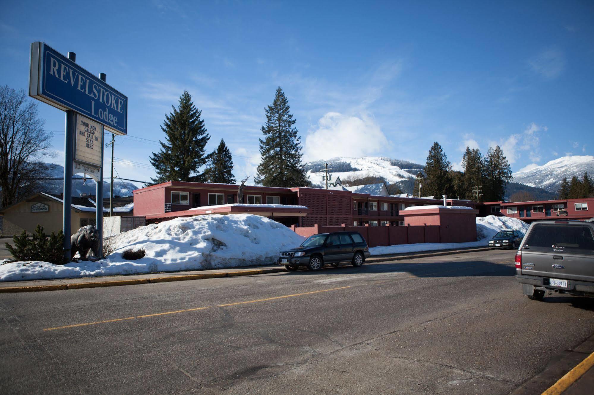 Revelstoke Lodge Motel